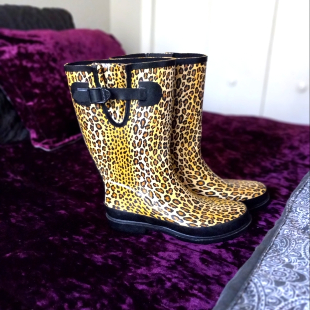 Cheetah rain boots